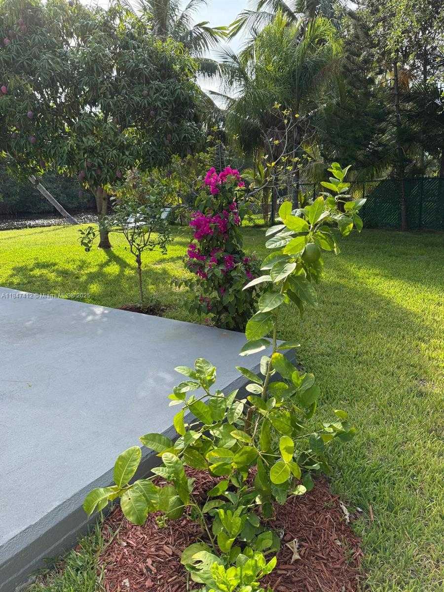 Small Image of 18358 NORTH EAST 23RD CT, North Miami Beach Number 24