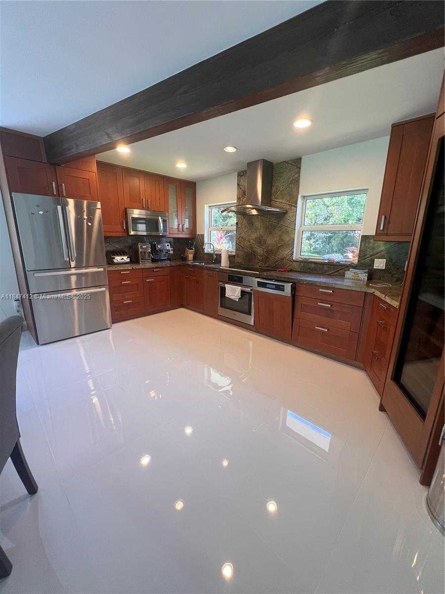 Small Image of 18358 NORTH EAST 23RD CT, North Miami Beach Number 30