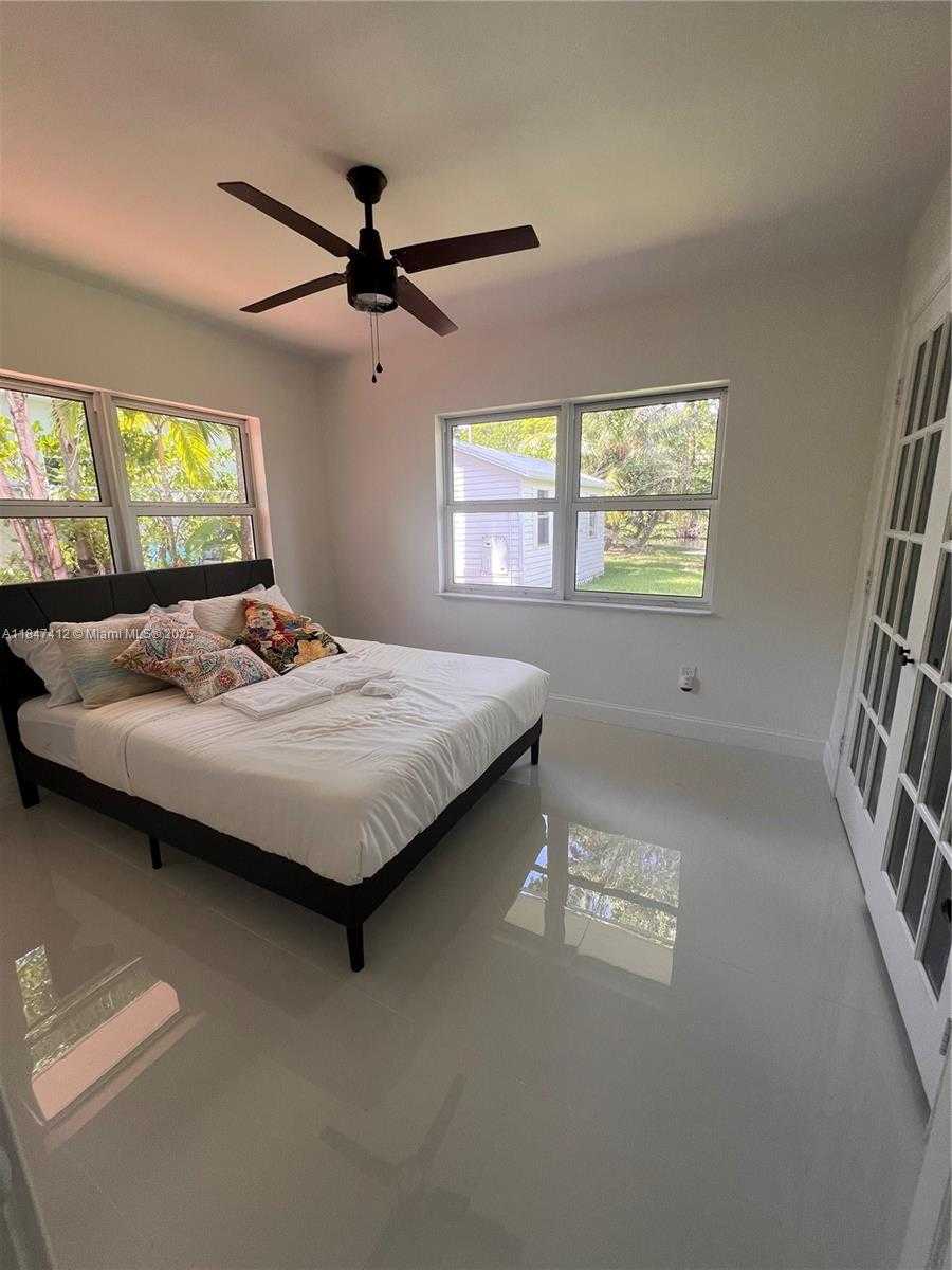 Small Image of 18358 NORTH EAST 23RD CT, North Miami Beach Number 33