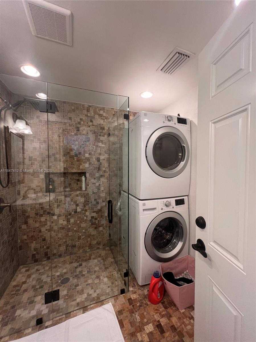 Small Image of 18358 NORTH EAST 23RD CT, North Miami Beach Number 37