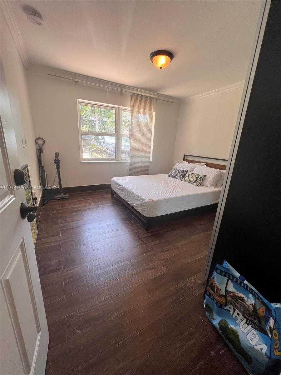 Small Image of 18358 NORTH EAST 23RD CT, North Miami Beach Number 38