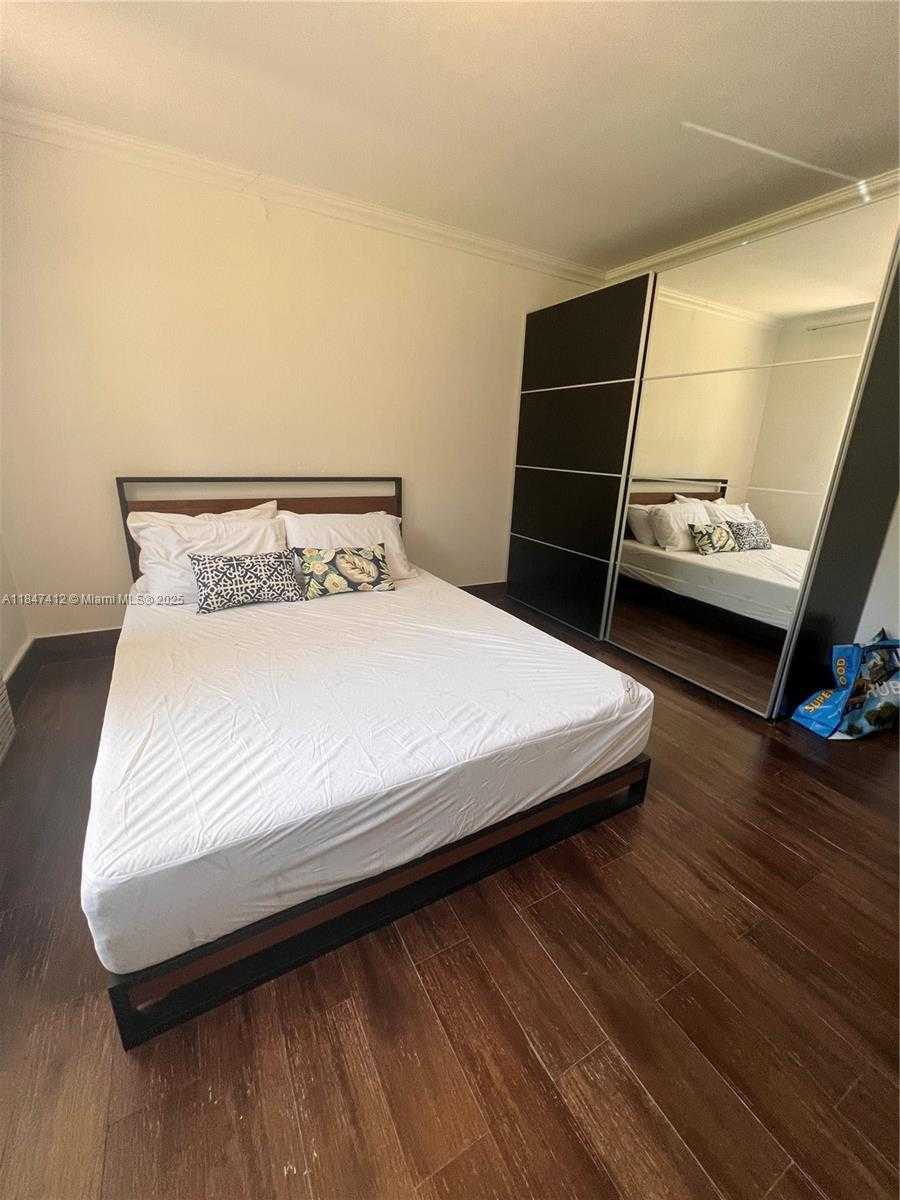 Small Image of 18358 NORTH EAST 23RD CT, North Miami Beach Number 39