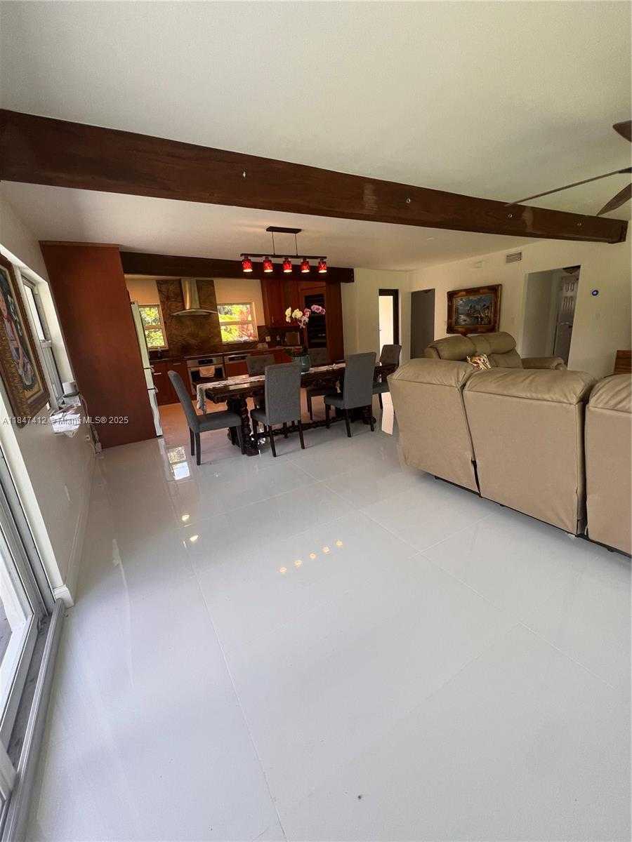 Small Image of 18358 NORTH EAST 23RD CT, North Miami Beach Number 40