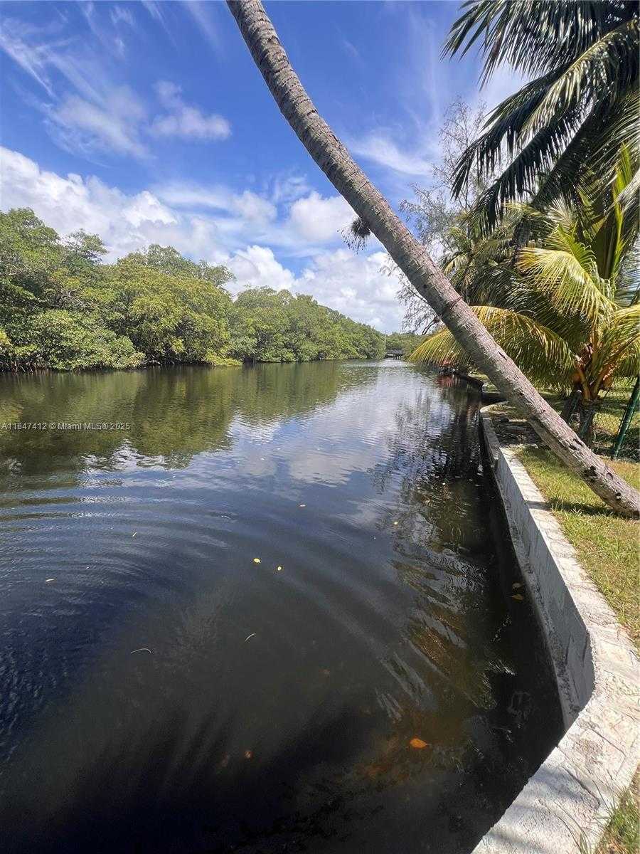 Small Image of 18358 NORTH EAST 23RD CT, North Miami Beach Number 43