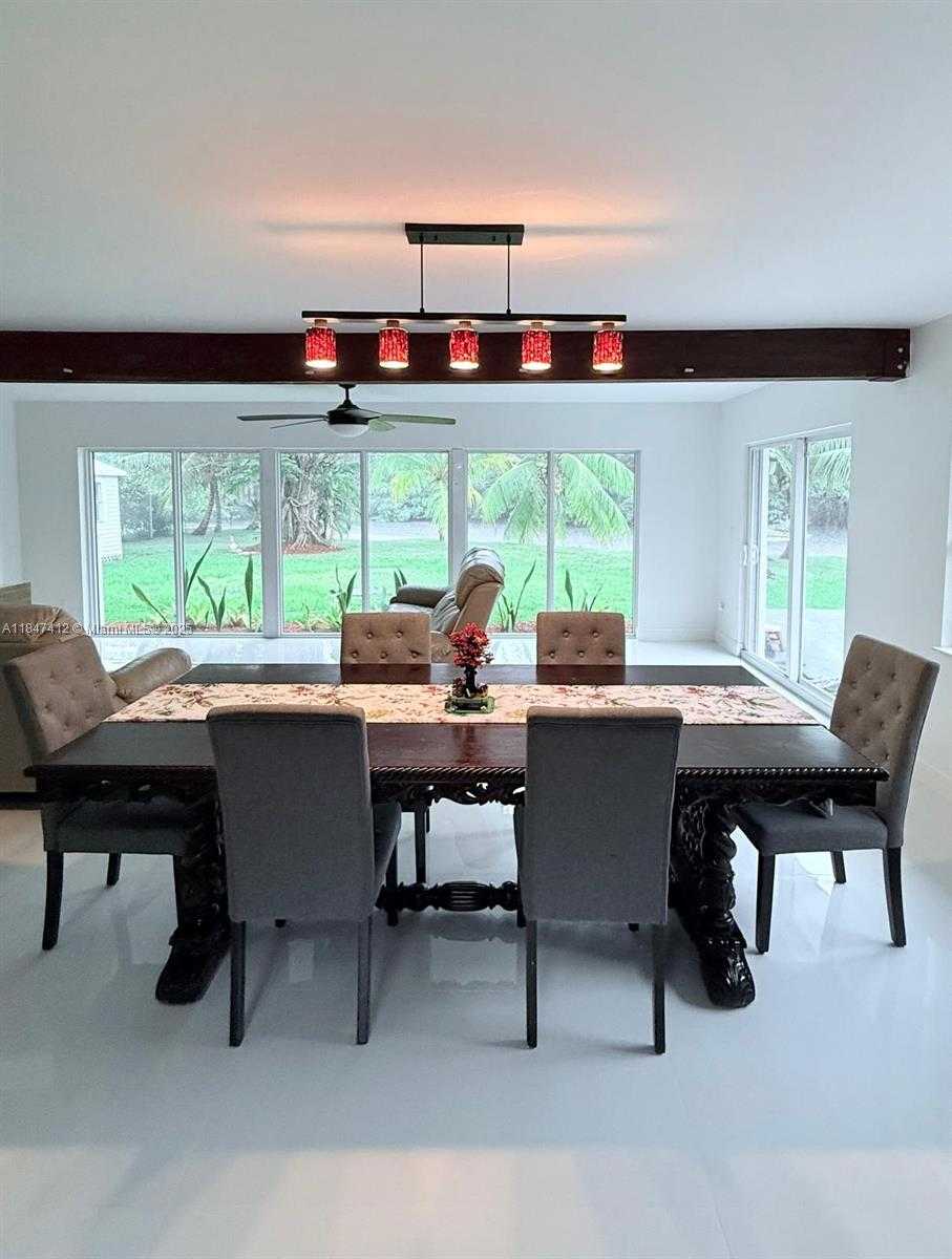 Small Image of 18358 NORTH EAST 23RD CT, North Miami Beach Number 8