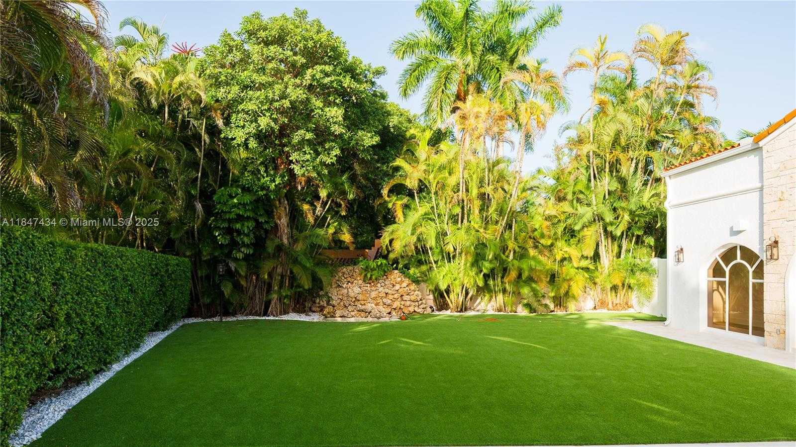 Small Image of 2525 INDIAN MOUND TRL, Coral Gables Number 14