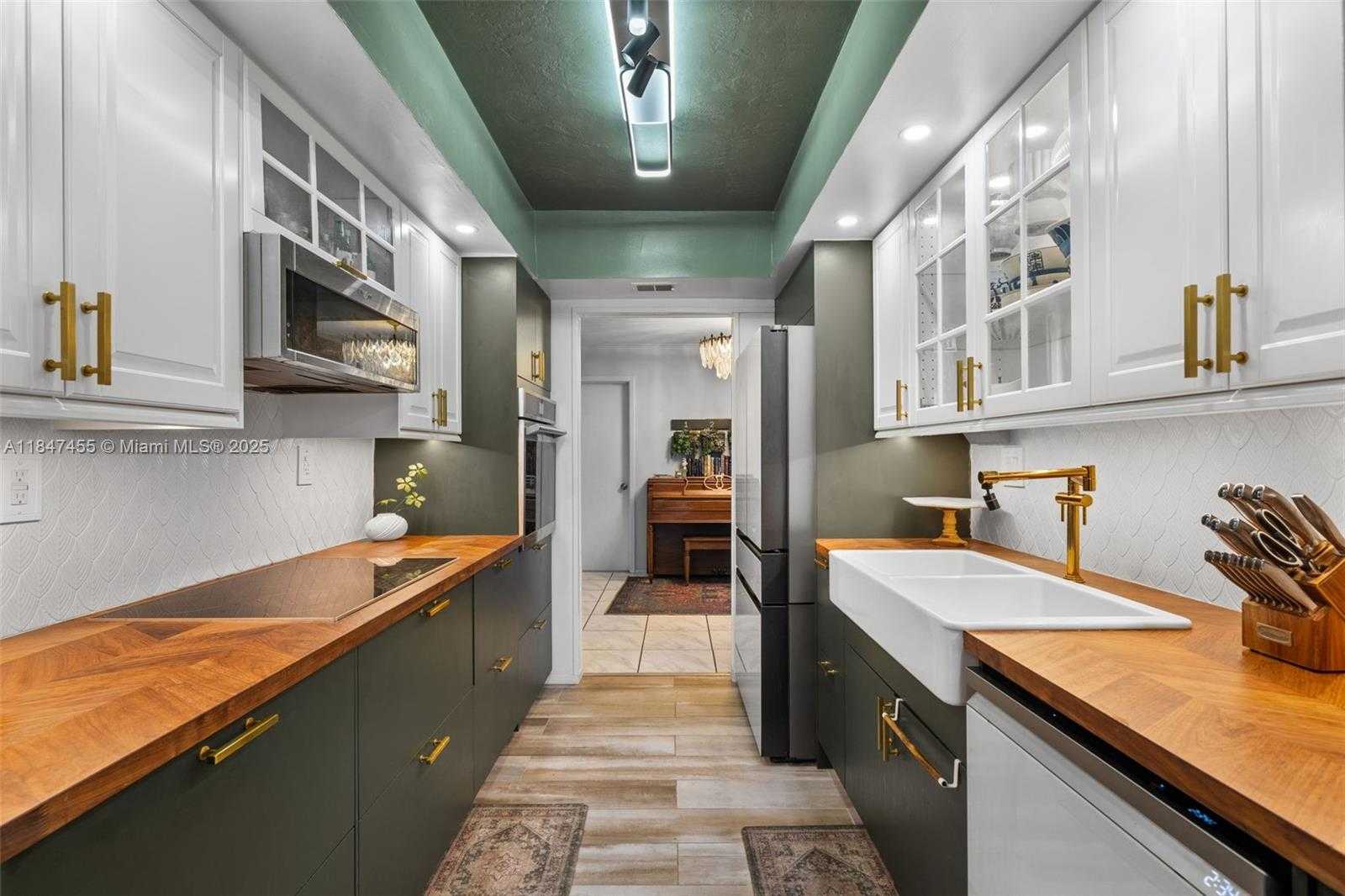 Small Image of 6351 MOSELEY ST, Hollywood Number 12