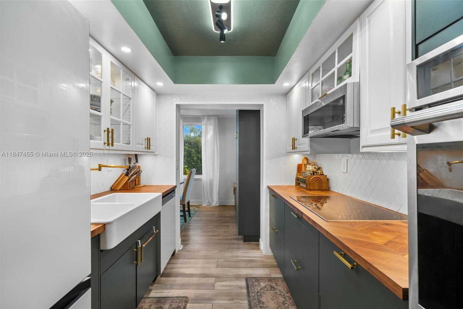 Small Image of 6351 MOSELEY ST, Hollywood Number 13