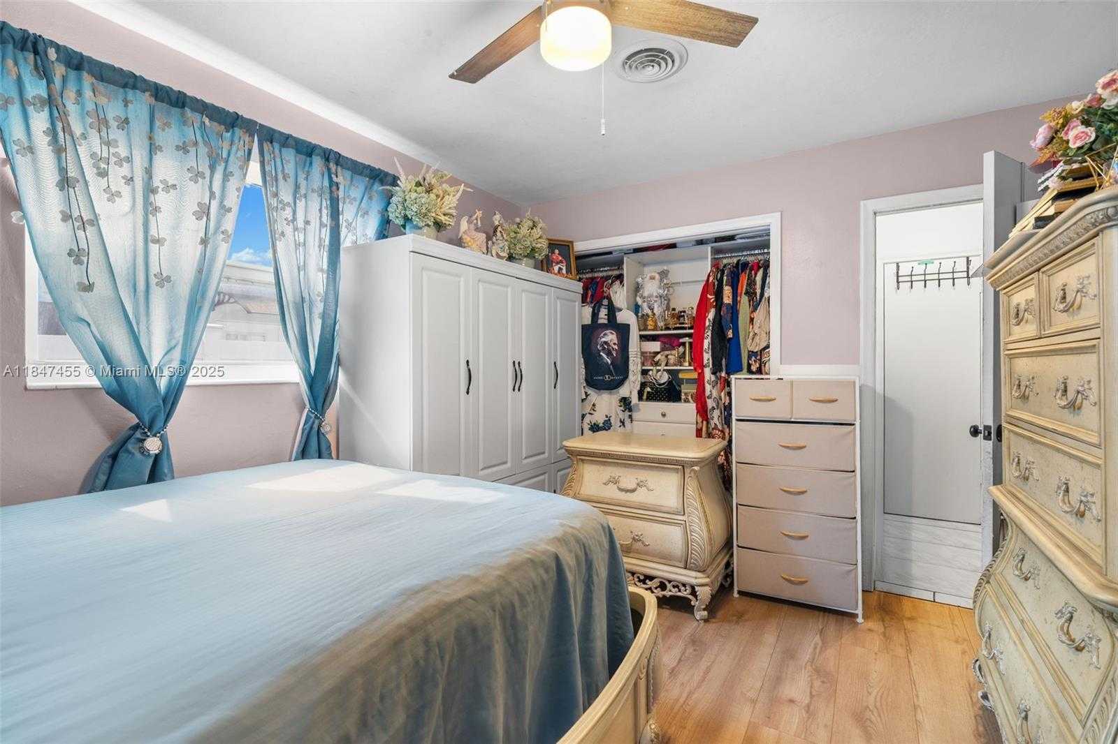 Small Image of 6351 MOSELEY ST, Hollywood Number 15