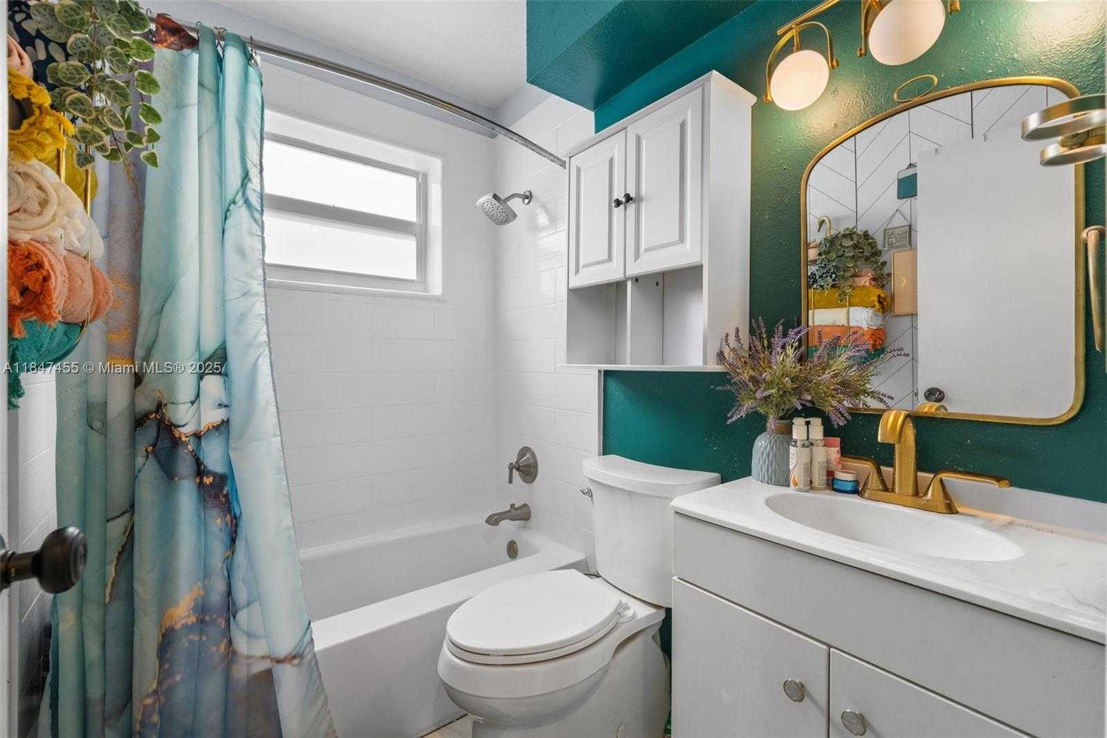 Small Image of 6351 MOSELEY ST, Hollywood Number 16
