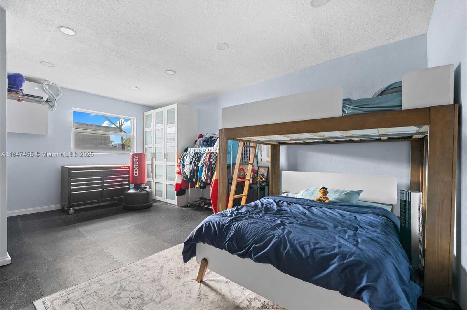 Small Image of 6351 MOSELEY ST, Hollywood Number 17