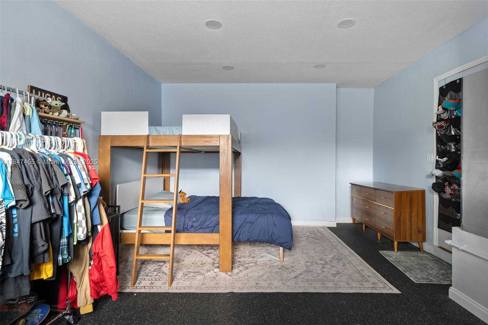 Small Image of 6351 MOSELEY ST, Hollywood Number 18