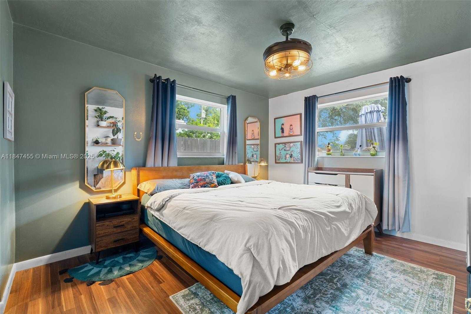 Small Image of 6351 MOSELEY ST, Hollywood Number 20