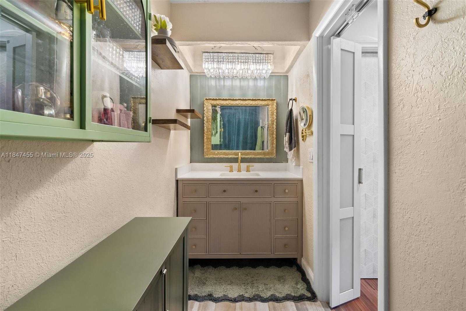 Small Image of 6351 MOSELEY ST, Hollywood Number 22