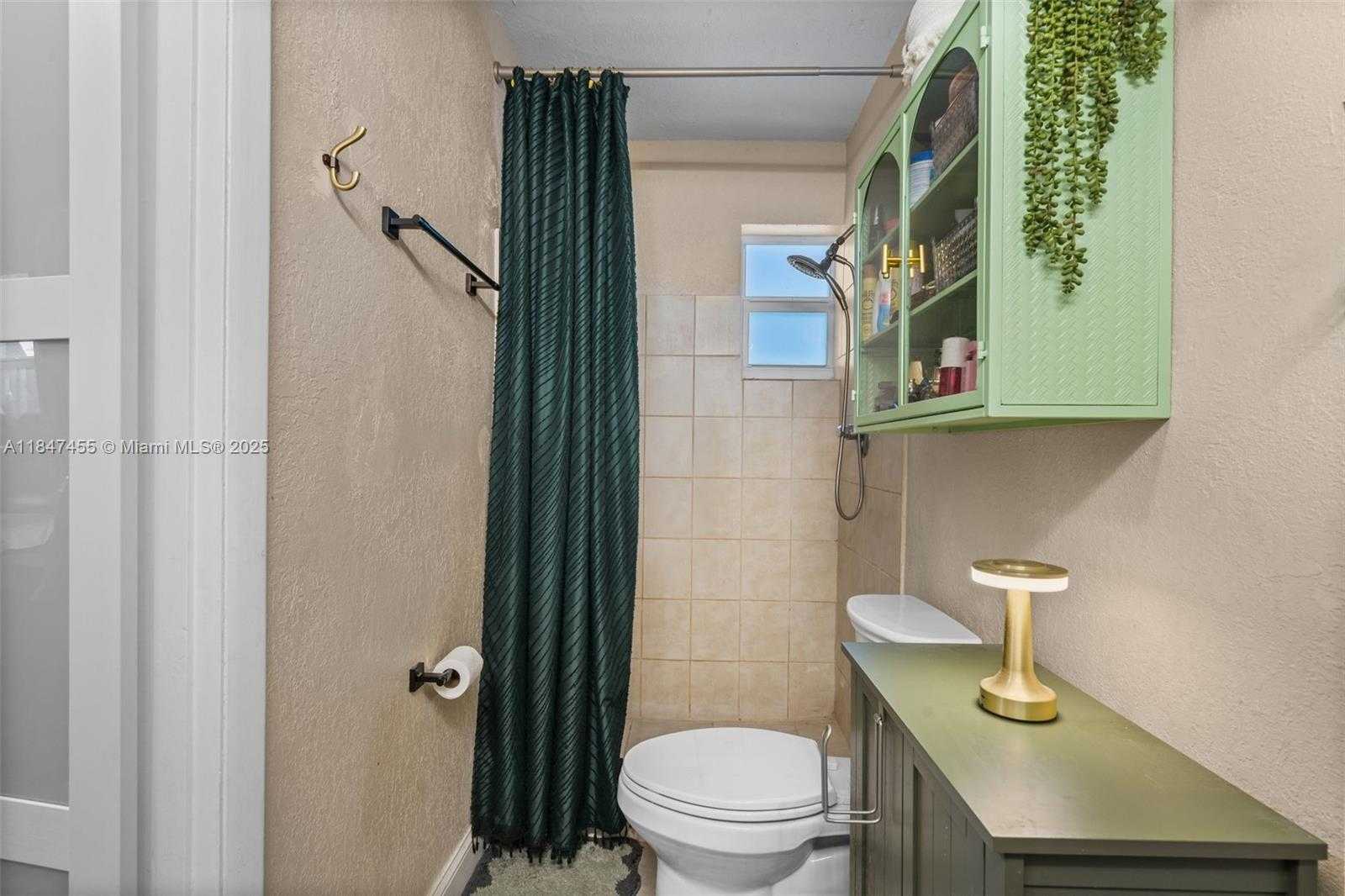Small Image of 6351 MOSELEY ST, Hollywood Number 23