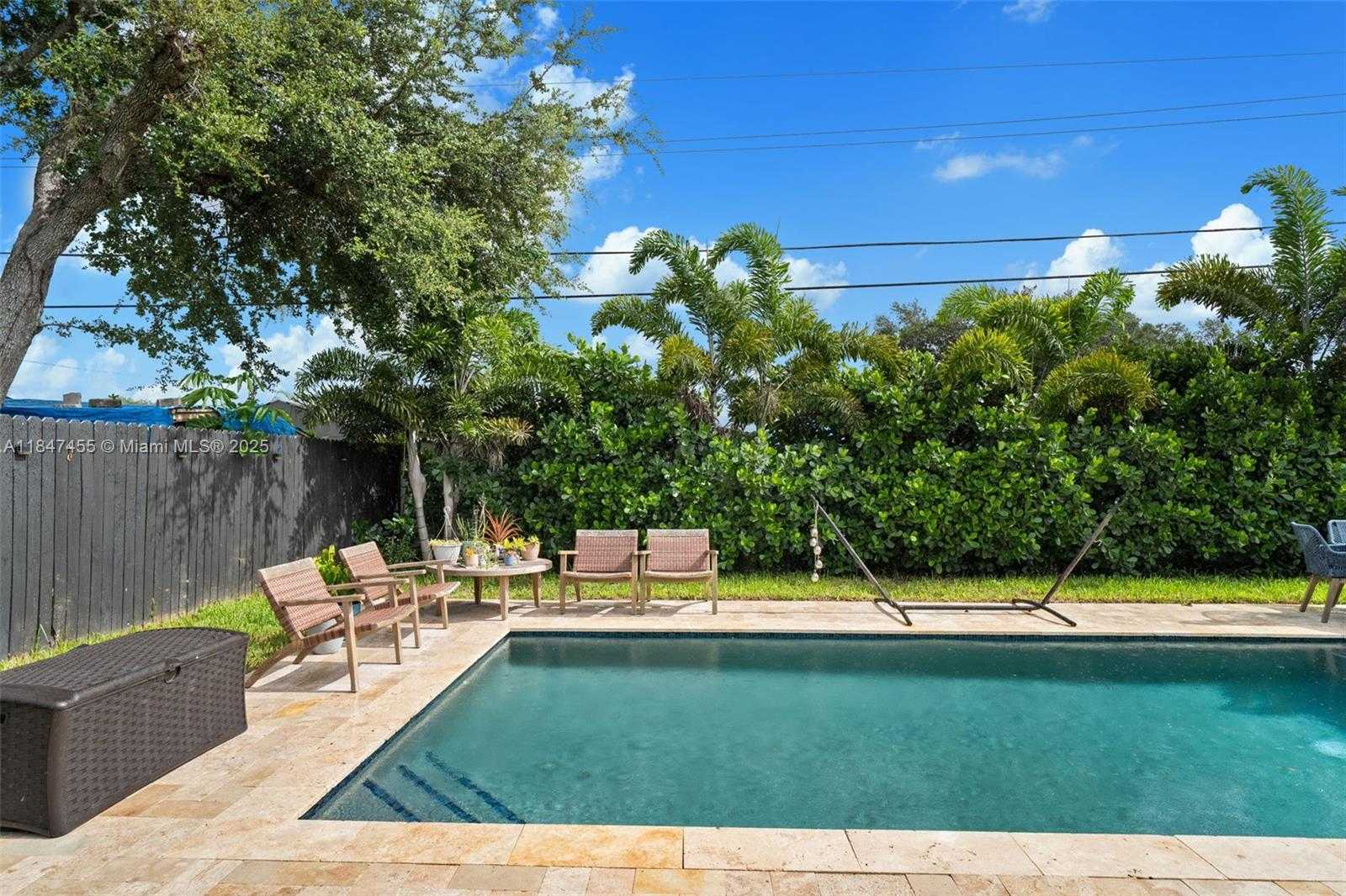 Small Image of 6351 MOSELEY ST, Hollywood Number 26