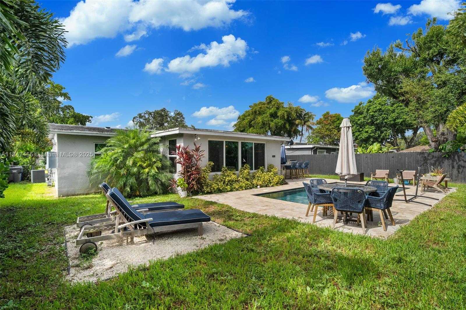Small Image of 6351 MOSELEY ST, Hollywood Number 30