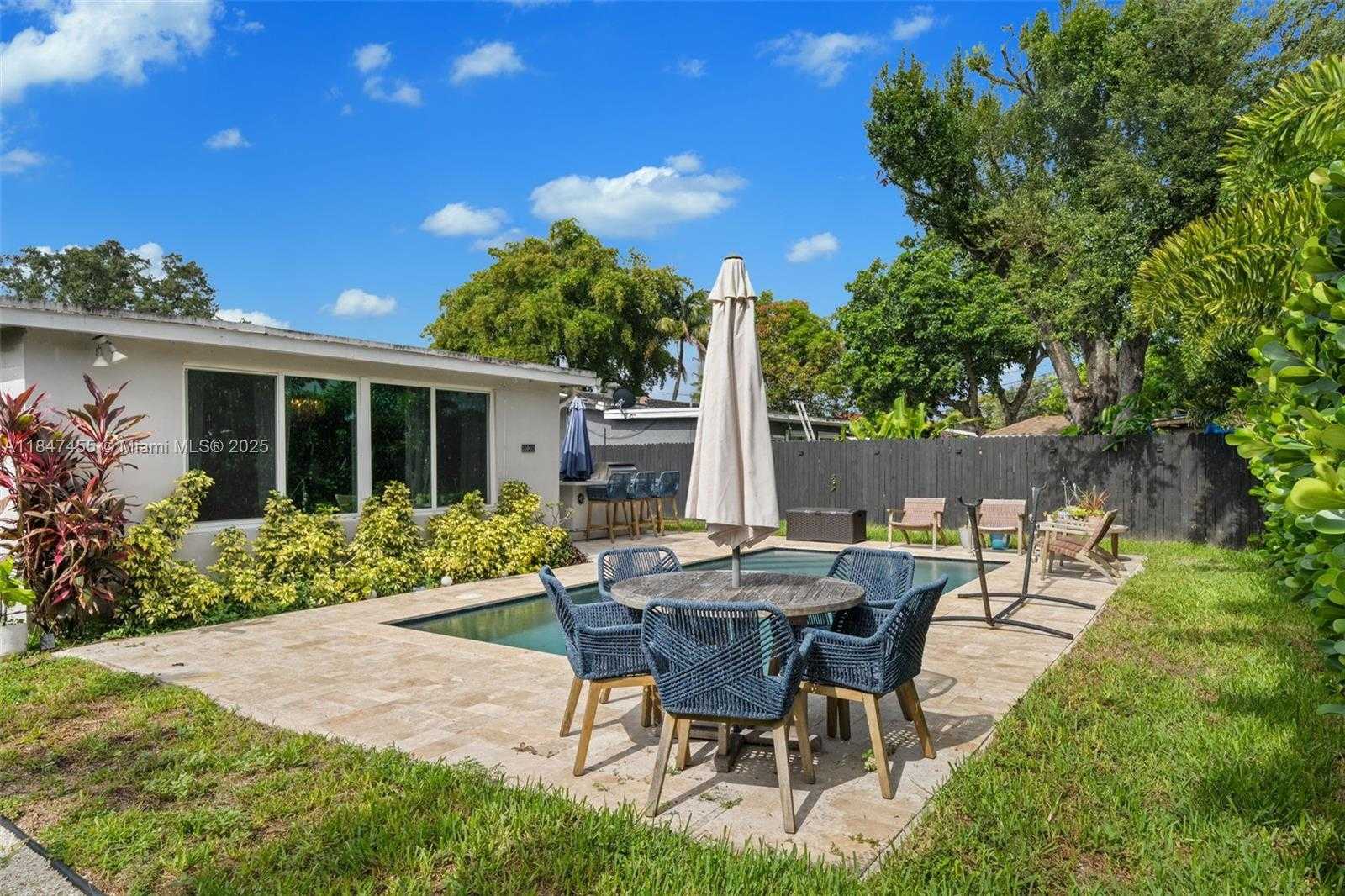 Small Image of 6351 MOSELEY ST, Hollywood Number 32