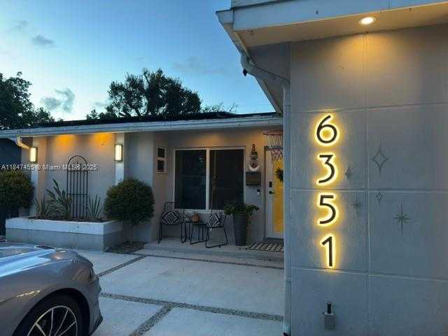 Small Image of 6351 MOSELEY ST, Hollywood Number 34
