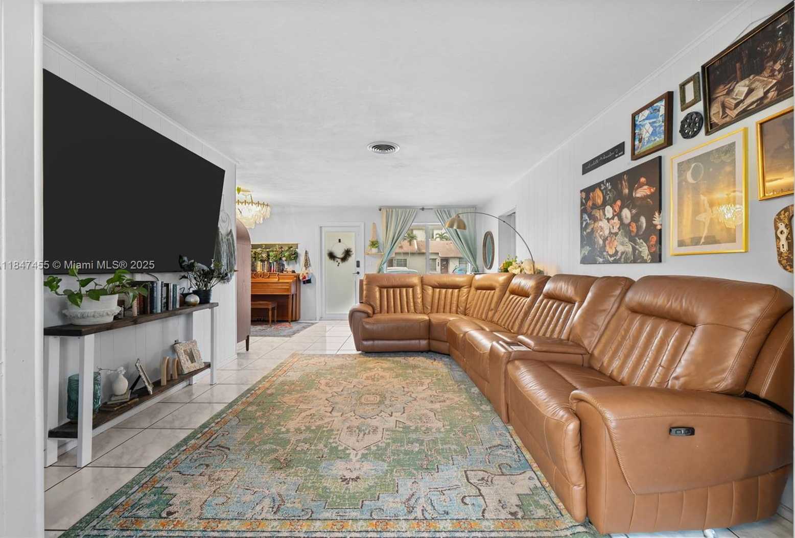 Small Image of 6351 MOSELEY ST, Hollywood Number 8