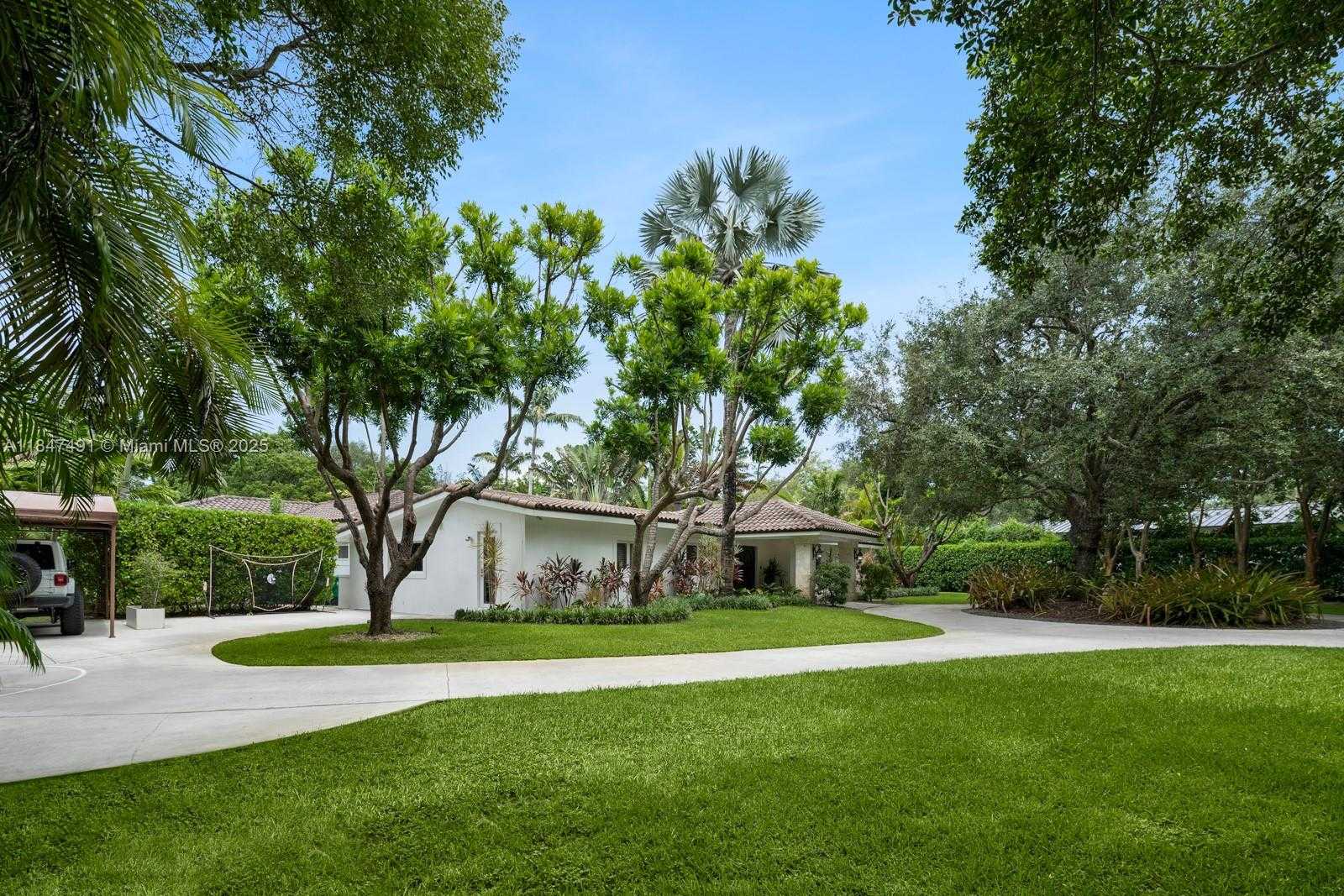 Small Image of 11855 SOUTH WEST 68TH CT, Pinecrest Number 12