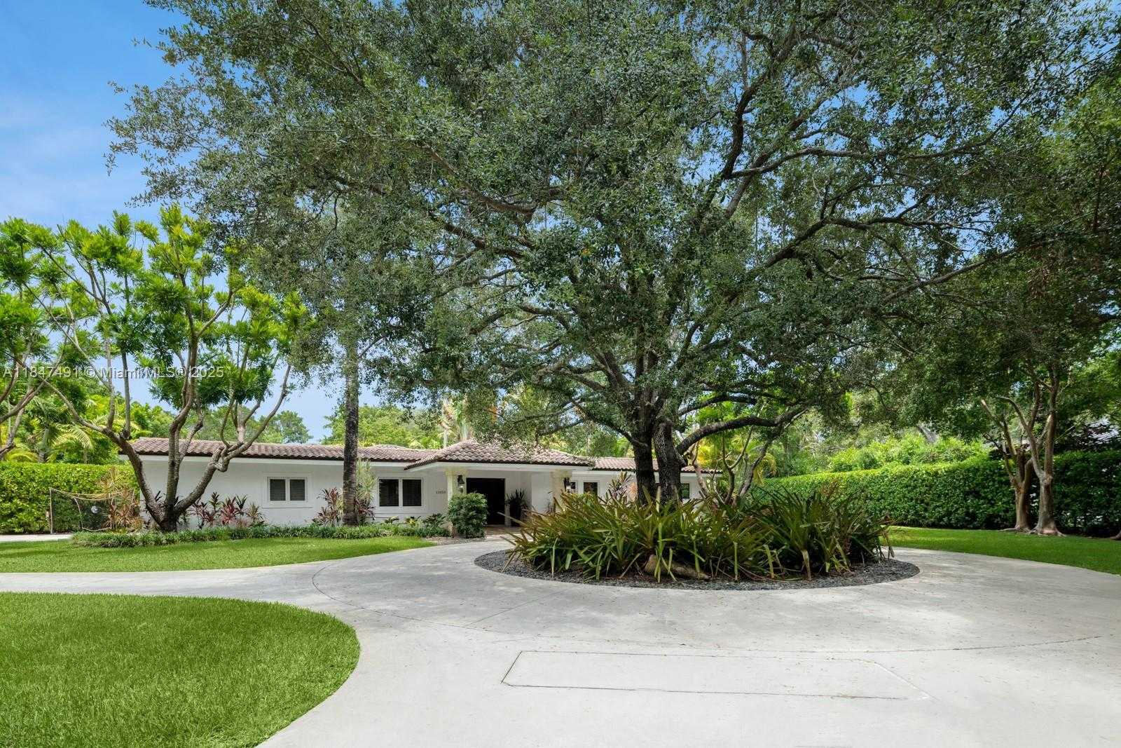 Small Image of 11855 SOUTH WEST 68TH CT, Pinecrest Number 14