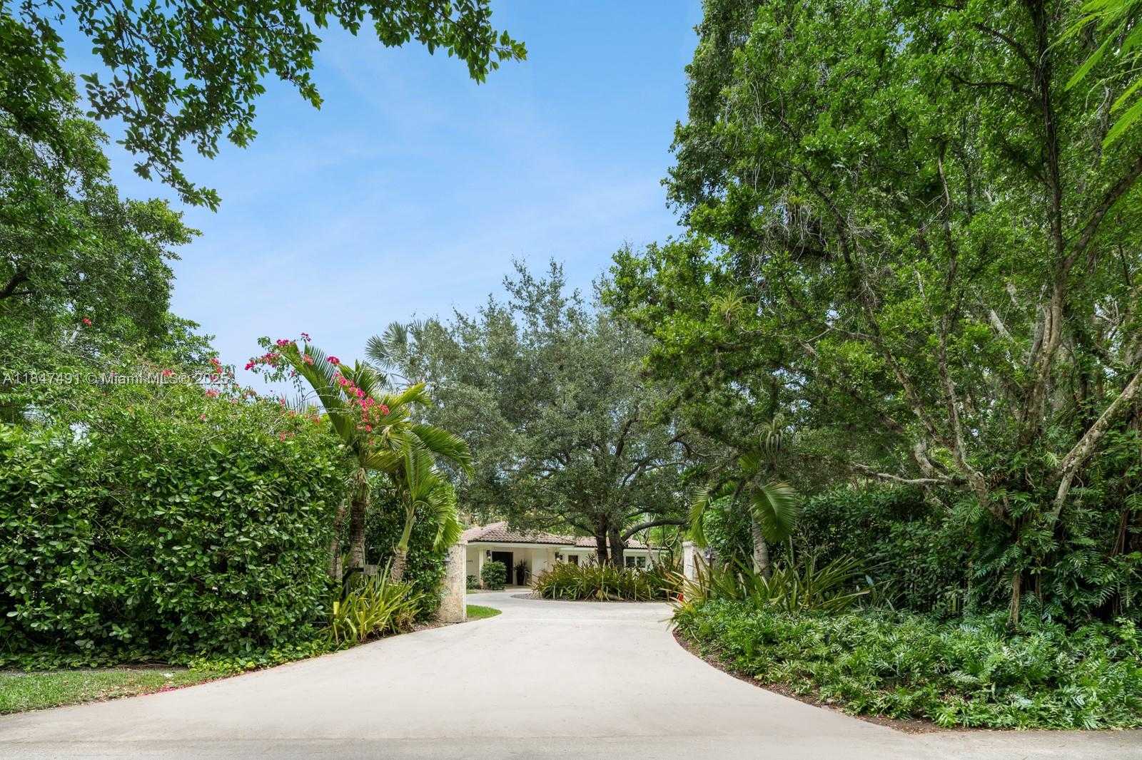 Small Image of 11855 SOUTH WEST 68TH CT, Pinecrest Number 15