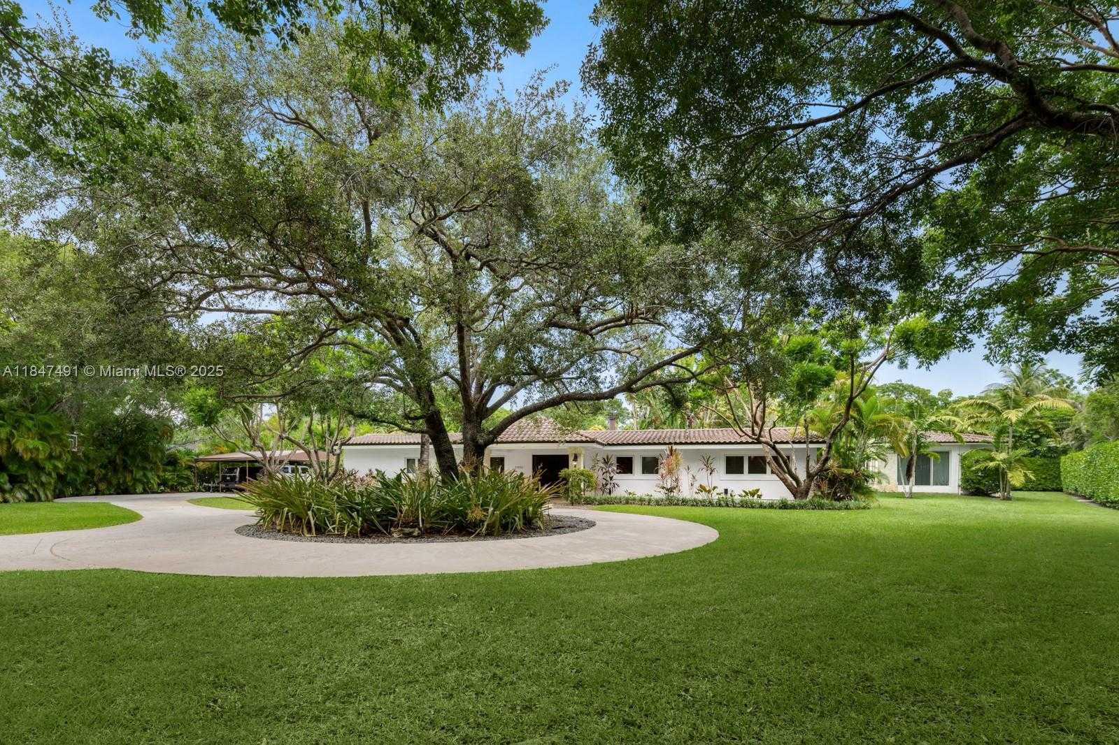 Small Image of 11855 SOUTH WEST 68TH CT, Pinecrest Number 16