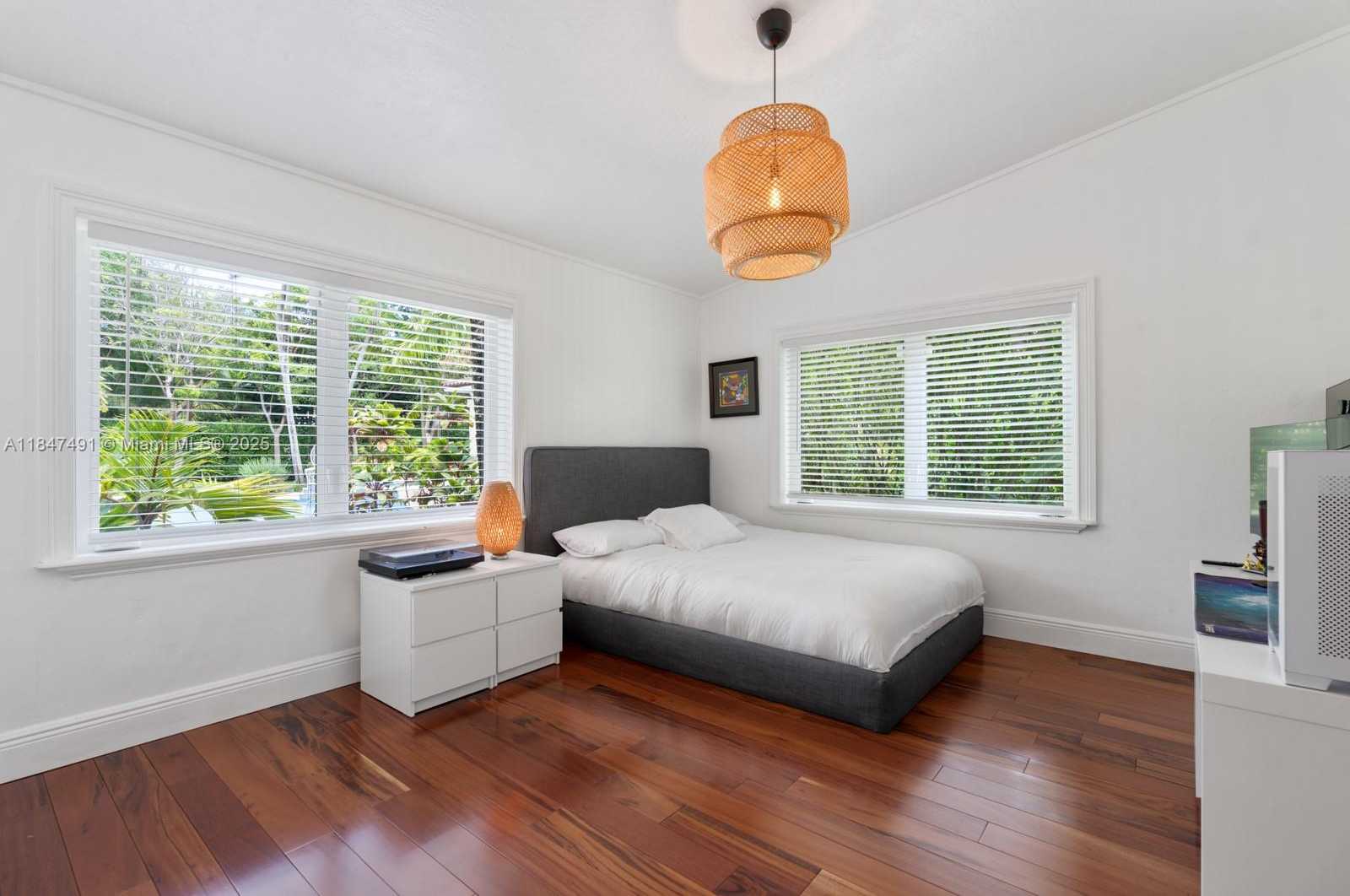Small Image of 11855 SOUTH WEST 68TH CT, Pinecrest Number 19