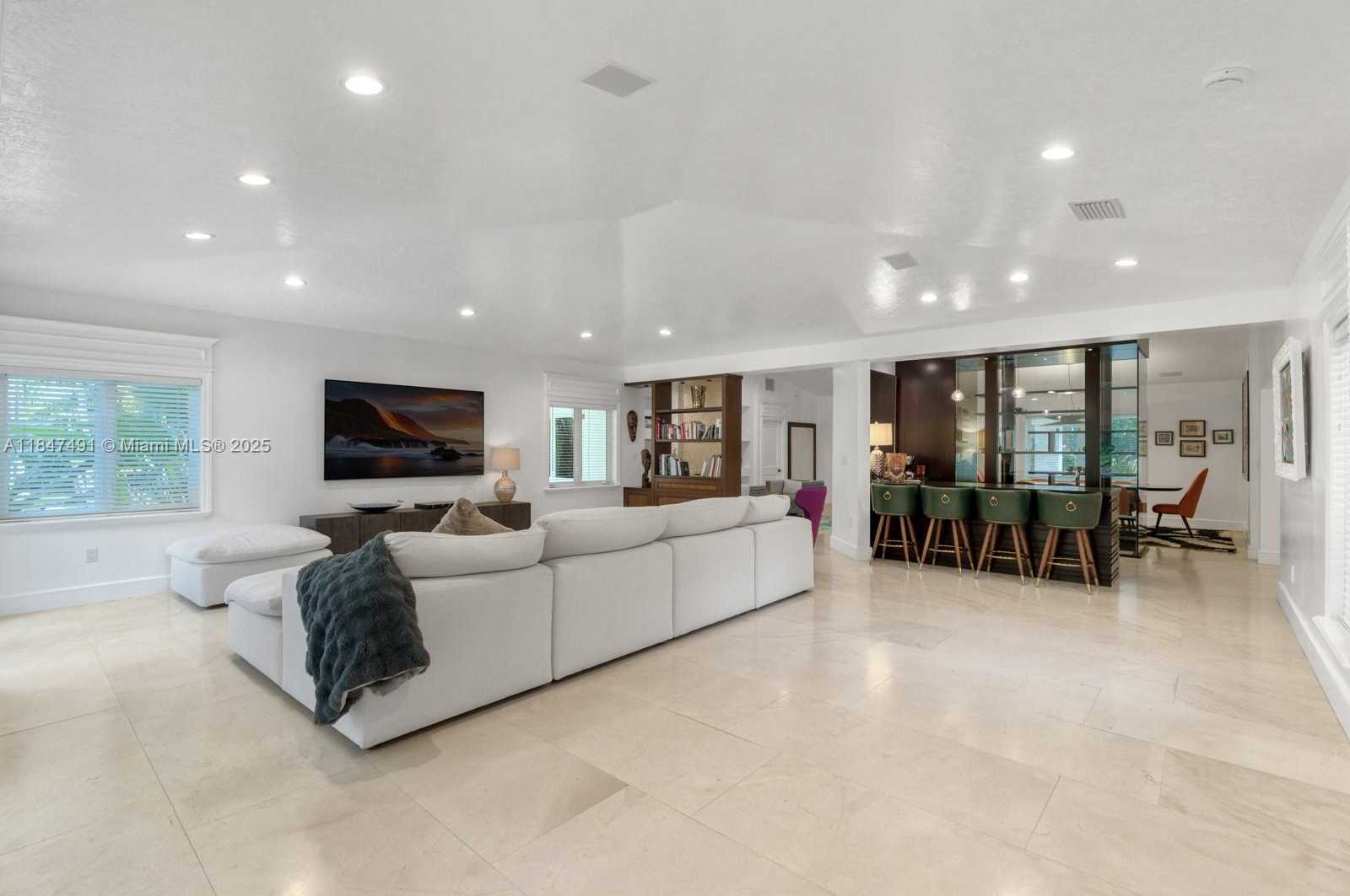 Small Image of 11855 SOUTH WEST 68TH CT, Pinecrest Number 35