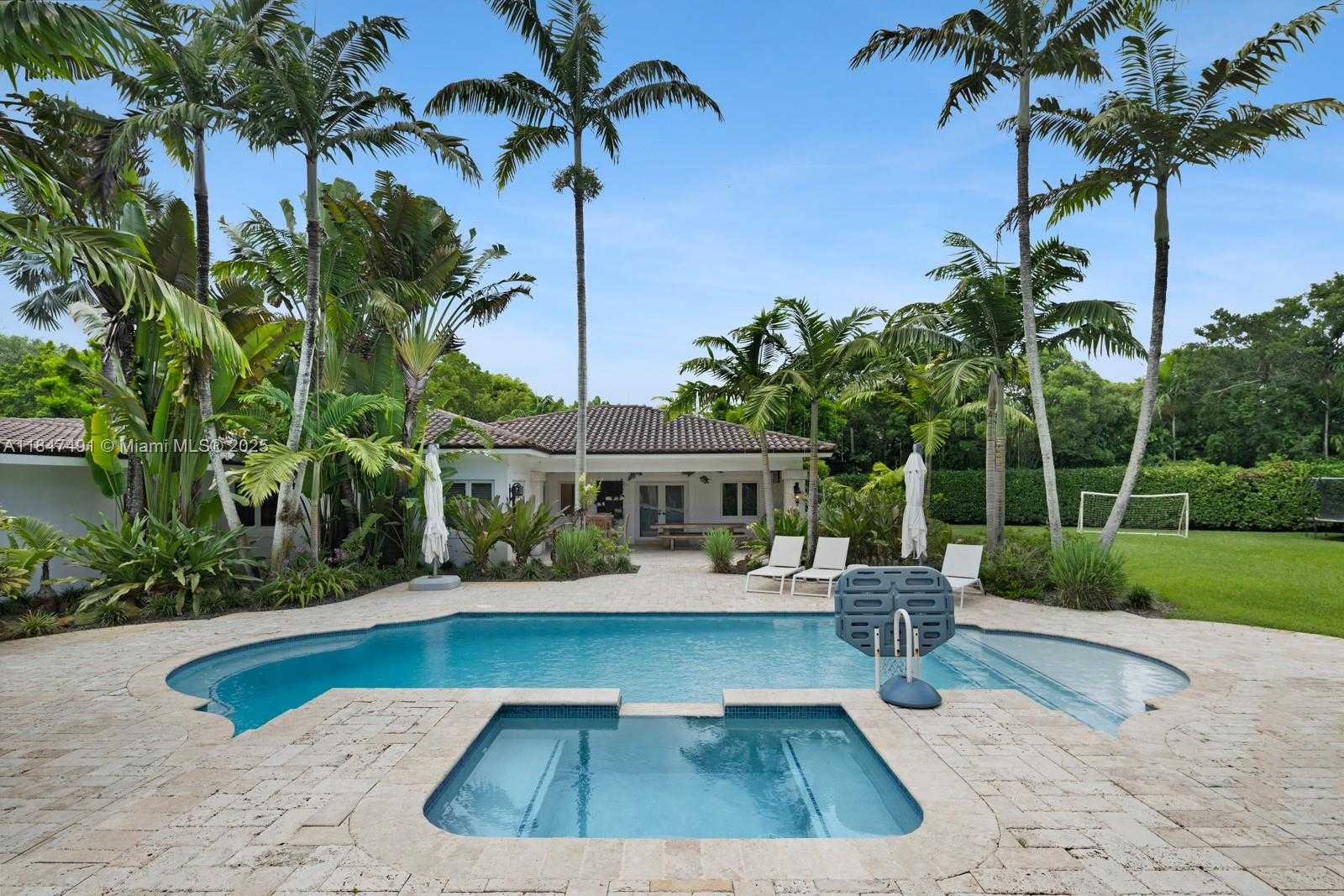 Small Image of 11855 SOUTH WEST 68TH CT, Pinecrest Number 8