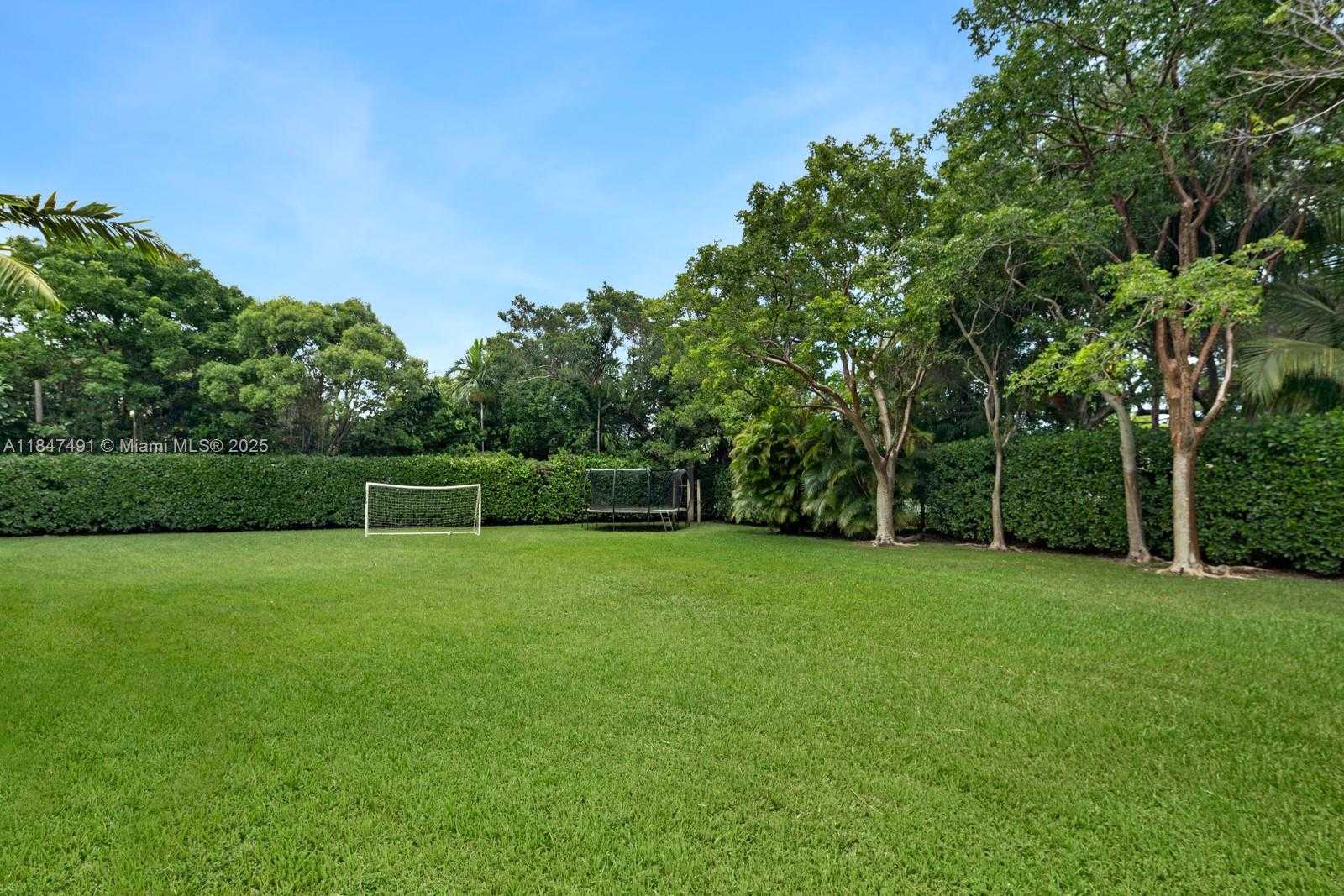 Small Image of 11855 SOUTH WEST 68TH CT, Pinecrest Number 9