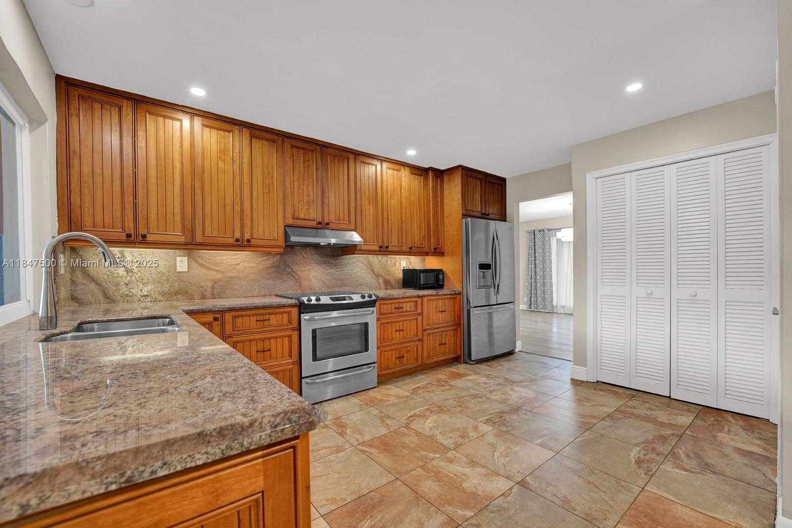 Small Image of 7491 SOUTH WEST 18TH ST, Plantation Number 11