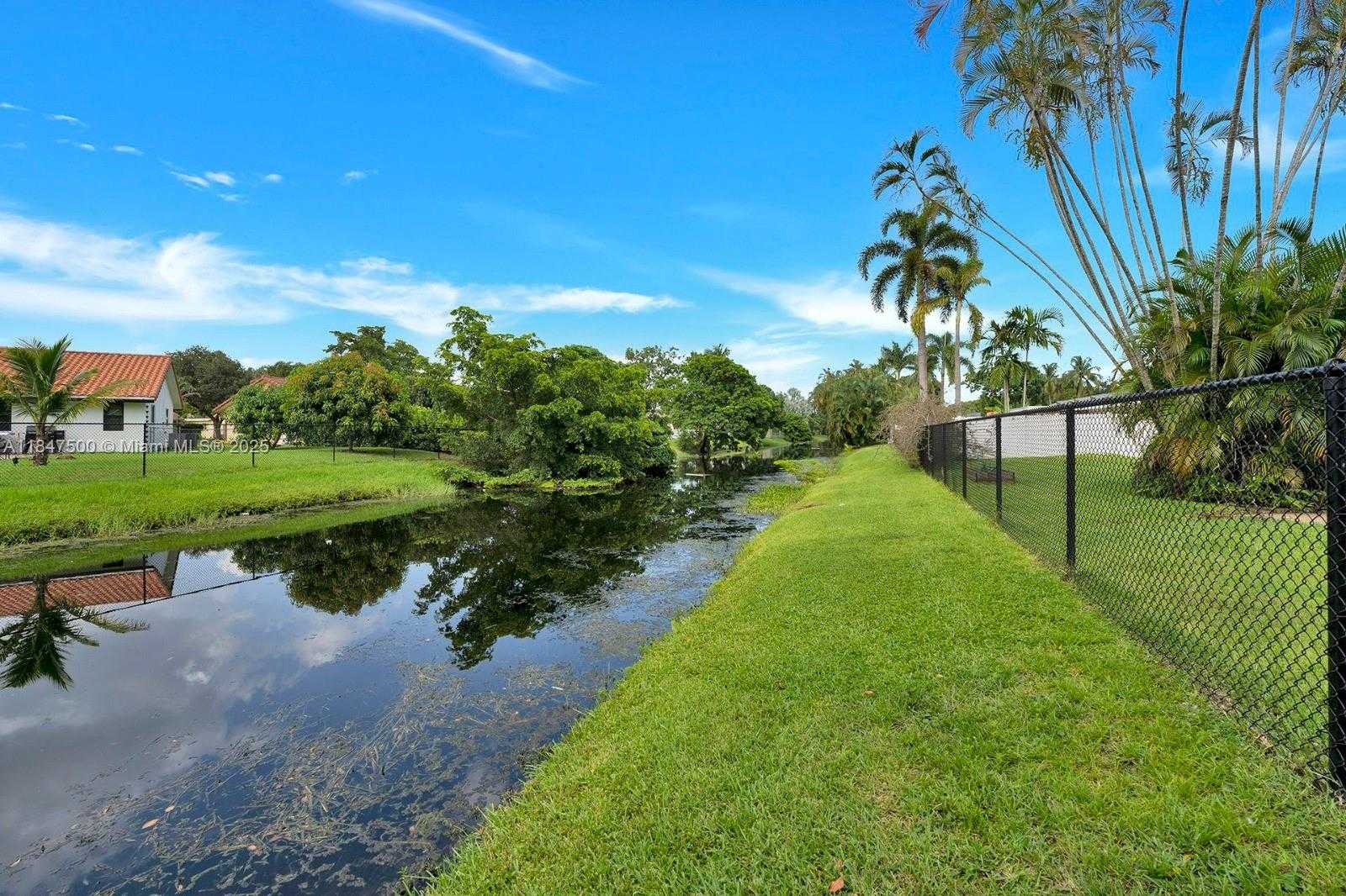 Small Image of 7491 SOUTH WEST 18TH ST, Plantation Number 43