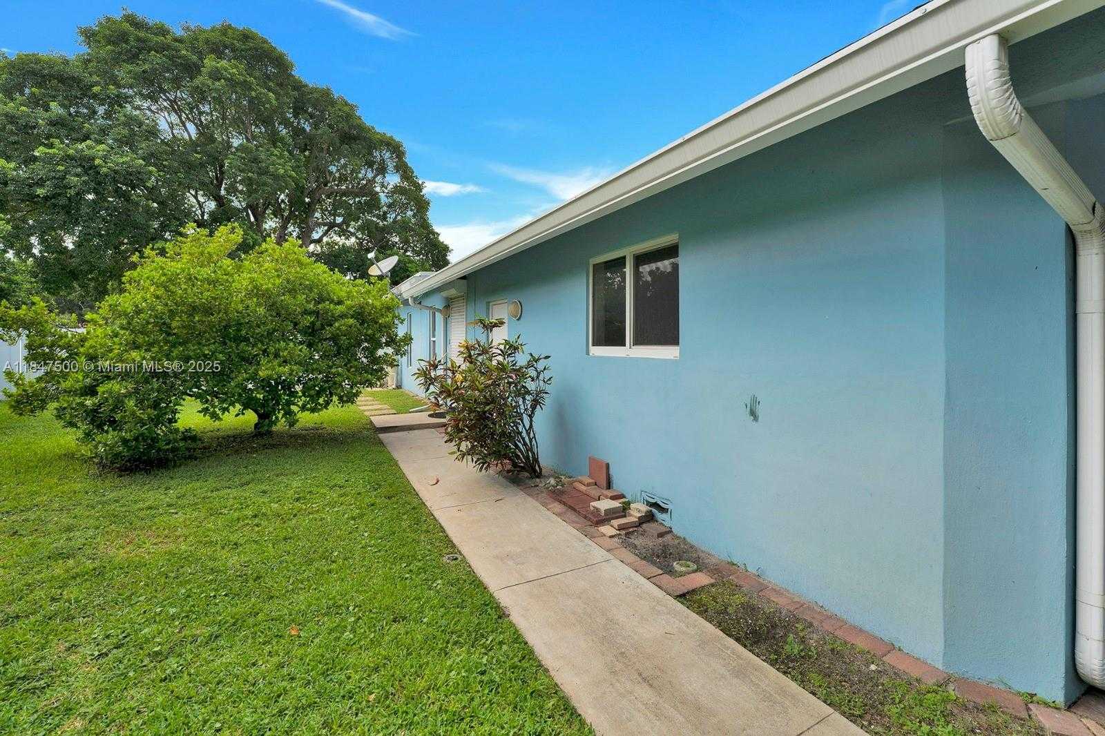 Small Image of 7491 SOUTH WEST 18TH ST, Plantation Number 53