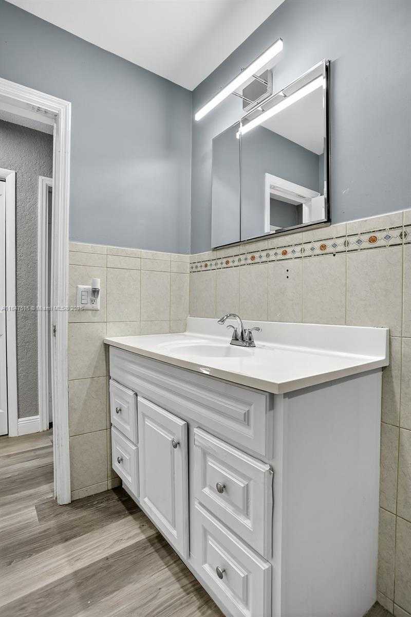 Small Image of 1055 NORTH WEST 66TH AVE, Margate Number 26