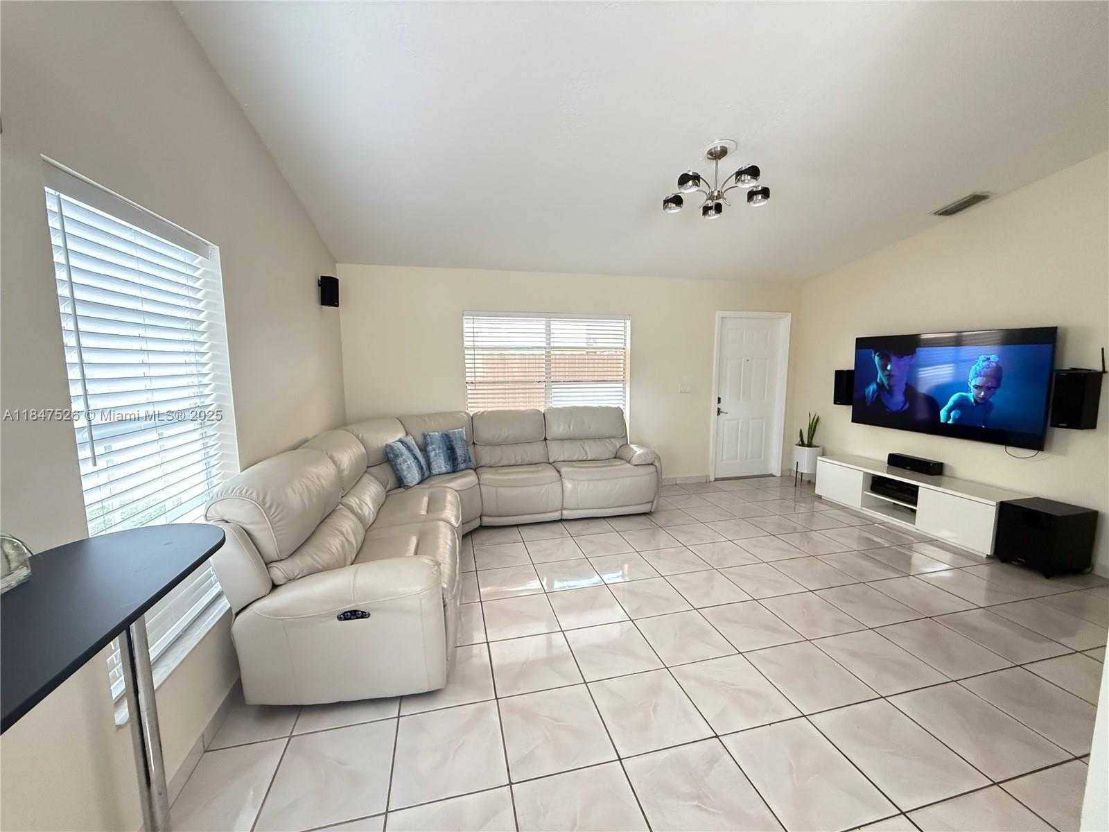 Small Image of 13821 SOUTH WEST 42ND TER, Miami Number 10