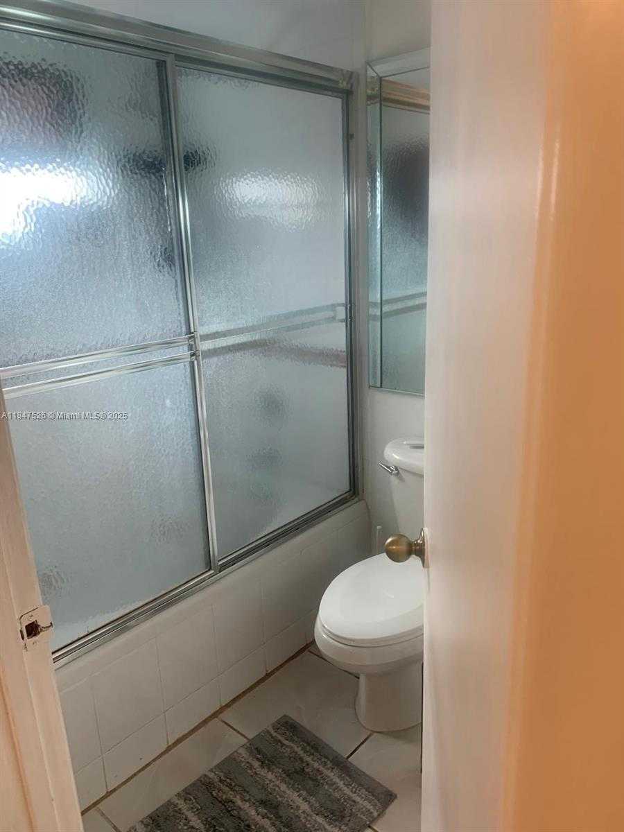 Small Image of 13821 SOUTH WEST 42ND TER, Miami Number 14