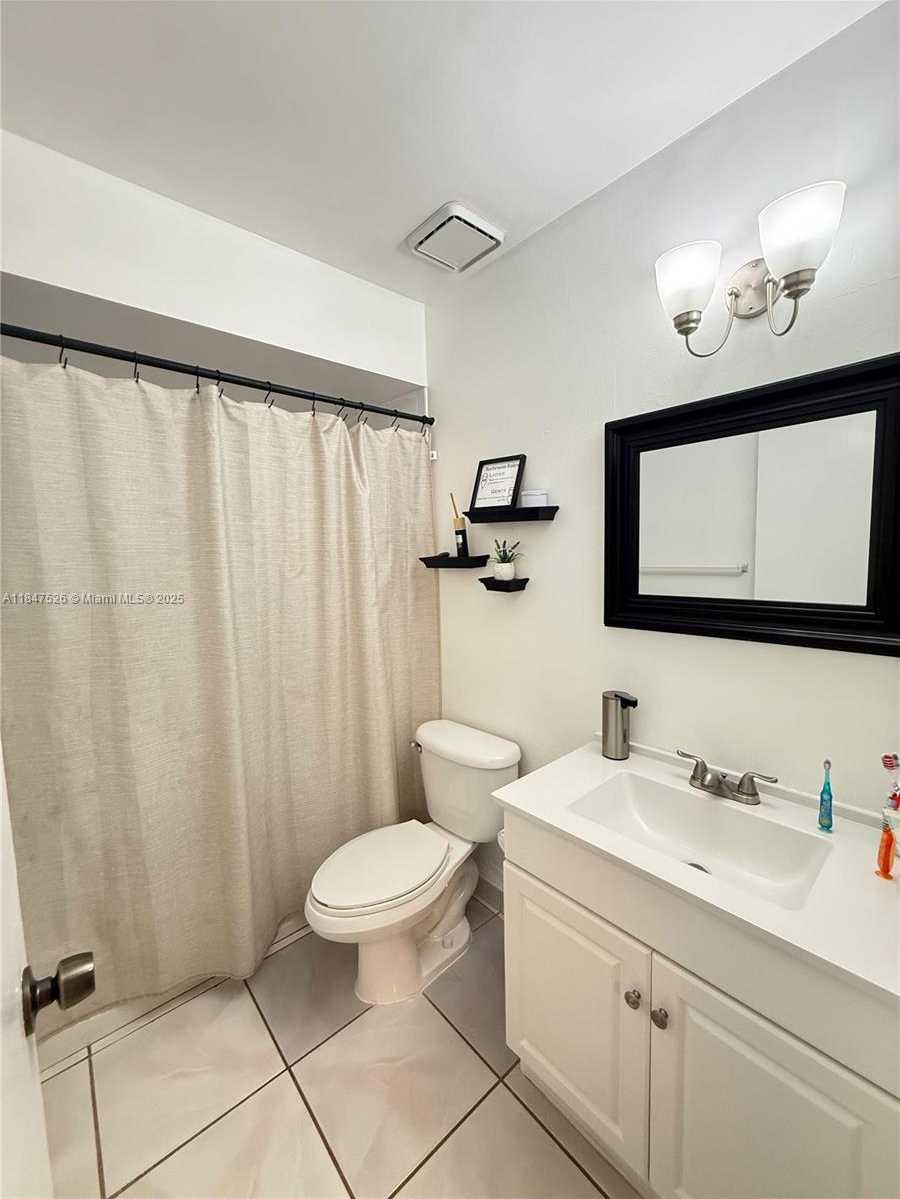 Small Image of 13821 SOUTH WEST 42ND TER, Miami Number 19
