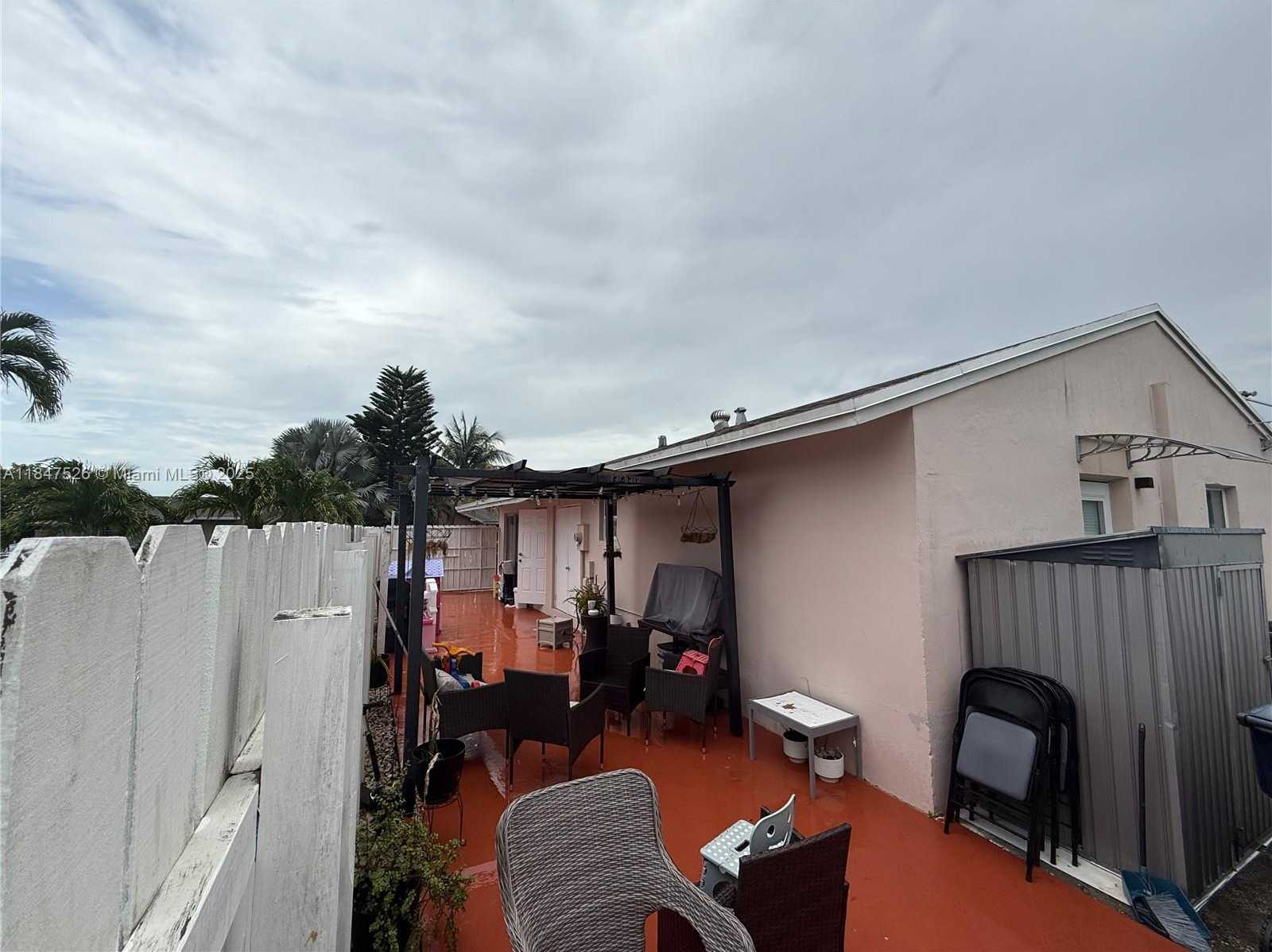 Small Image of 13821 SOUTH WEST 42ND TER, Miami Number 31