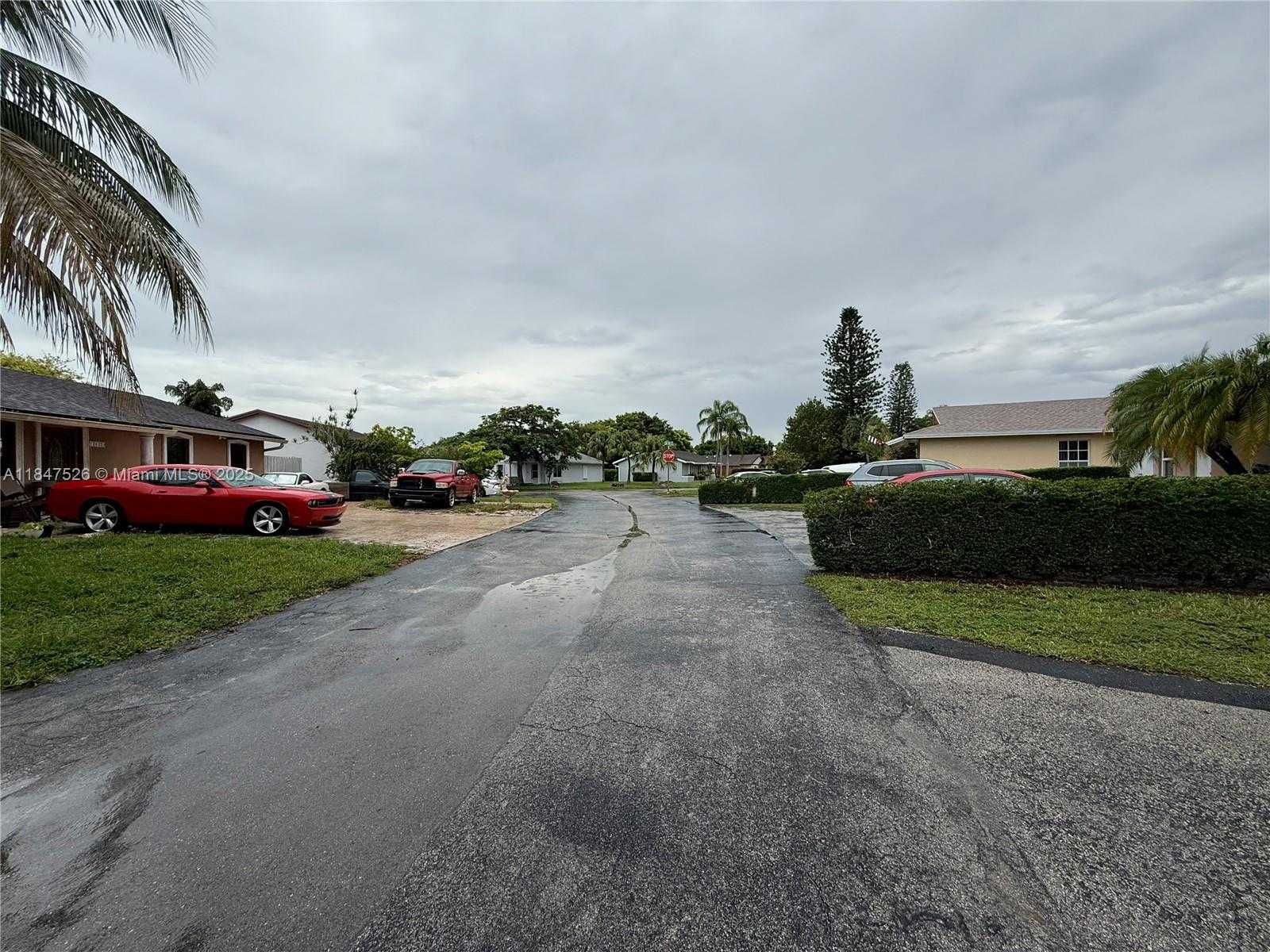 Small Image of 13821 SOUTH WEST 42ND TER, Miami Number 33