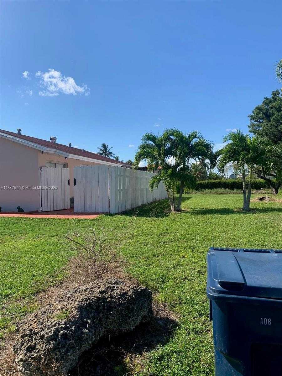 Small Image of 13821 SOUTH WEST 42ND TER, Miami Number 38