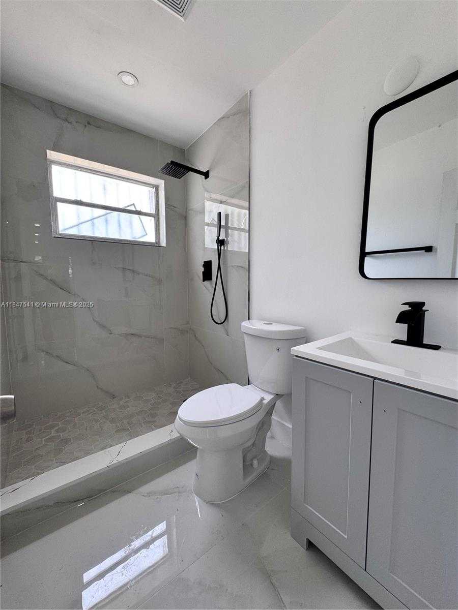 Small Image of 1467 NORTH WEST 154TH ST, Miami Gardens Number 12