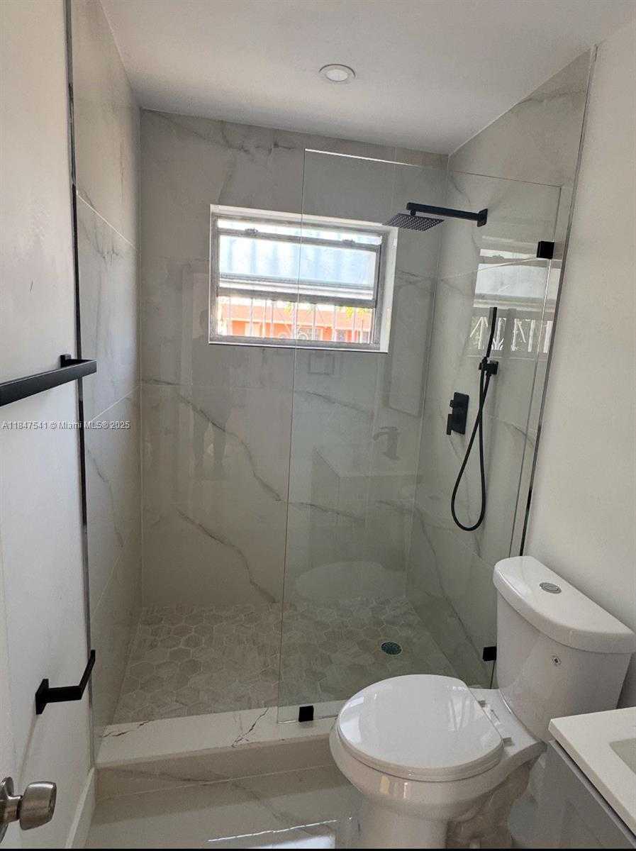 Small Image of 1467 NORTH WEST 154TH ST, Miami Gardens Number 13