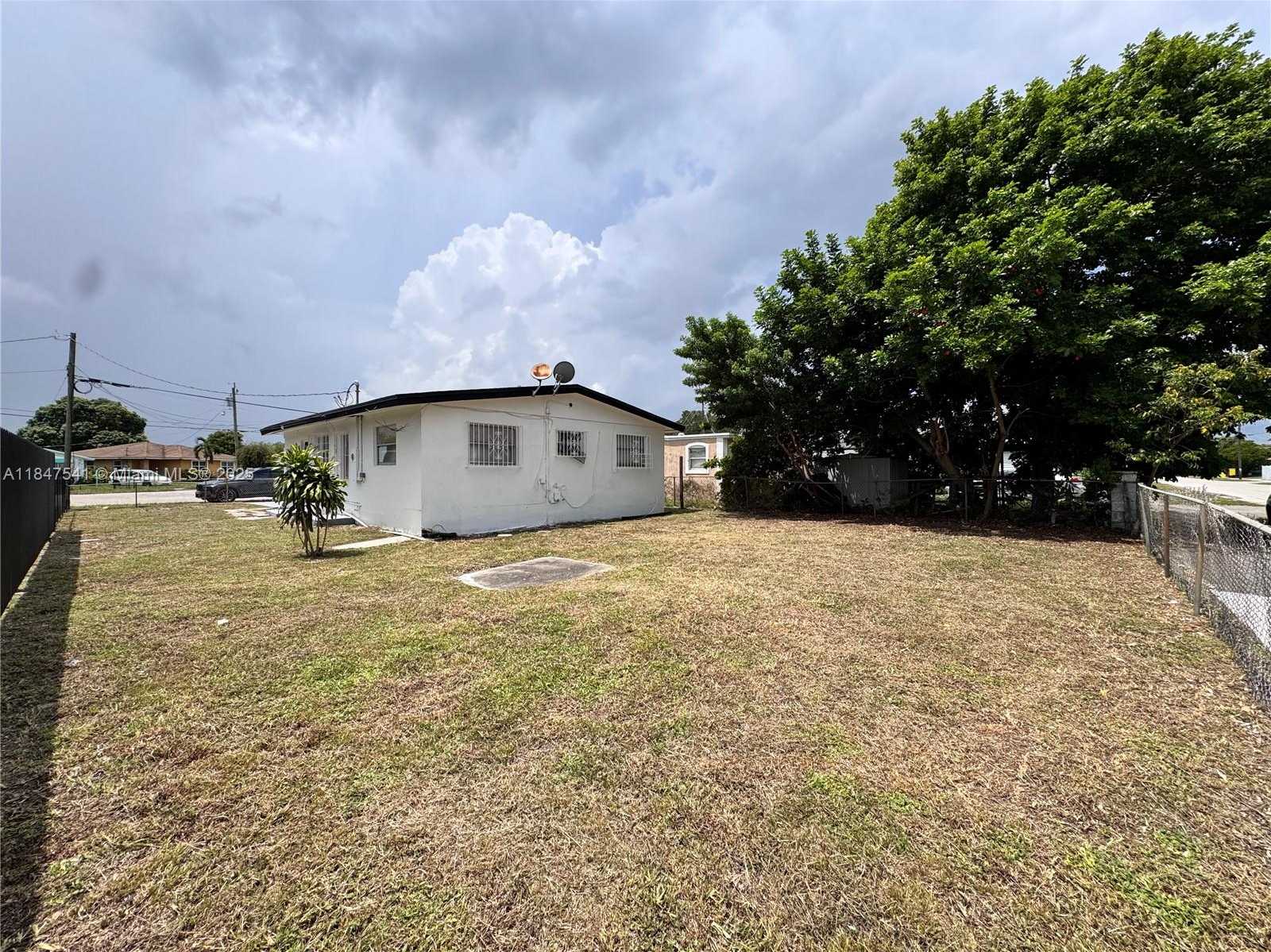 Small Image of 1467 NORTH WEST 154TH ST, Miami Gardens Number 18