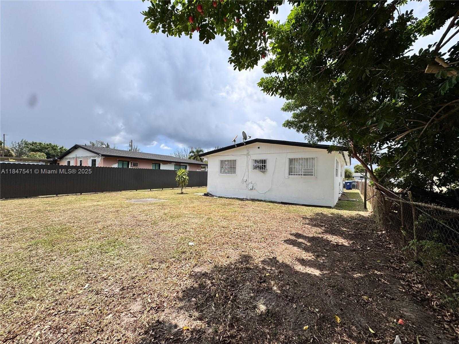 Small Image of 1467 NORTH WEST 154TH ST, Miami Gardens Number 19