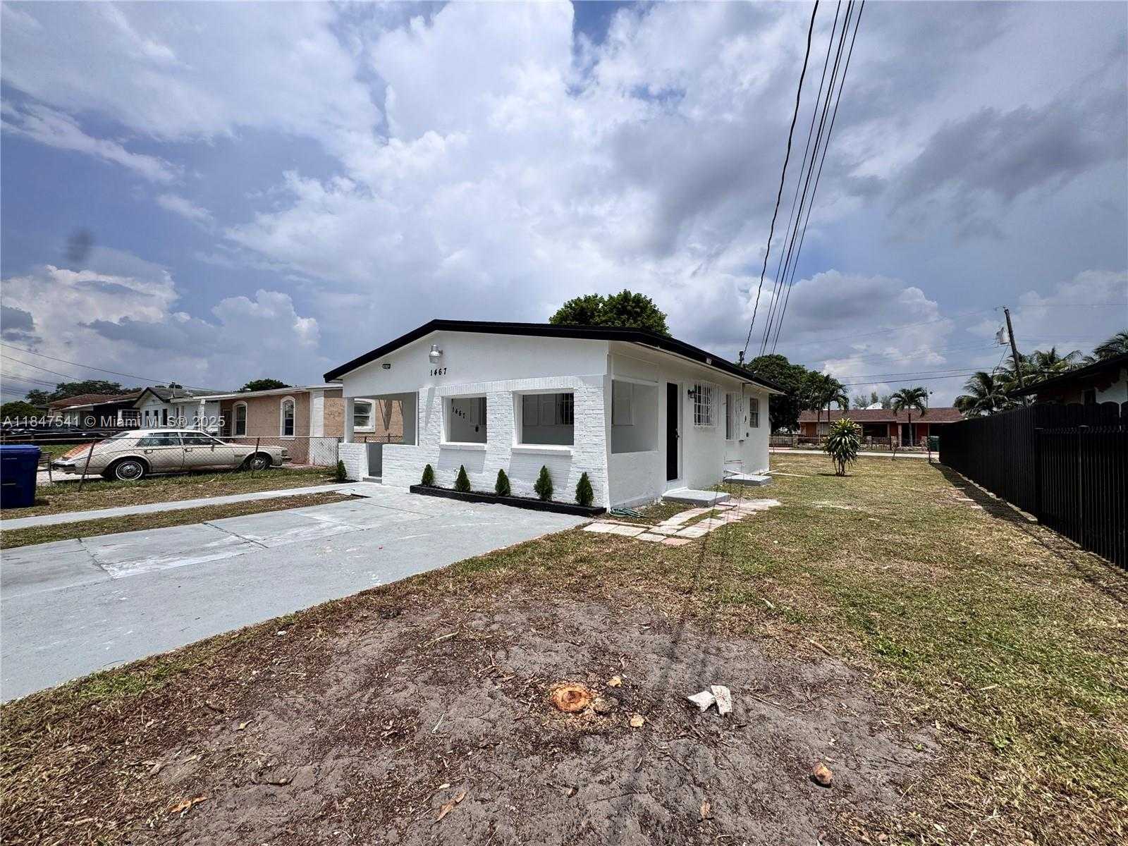Small Image of 1467 NORTH WEST 154TH ST, Miami Gardens Number 3