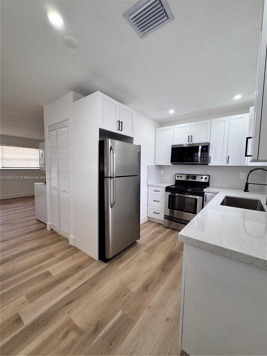 Small Image of 1467 NORTH WEST 154TH ST, Miami Gardens Number 5