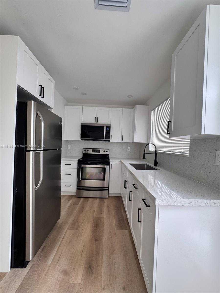 Small Image of 1467 NORTH WEST 154TH ST, Miami Gardens Number 7