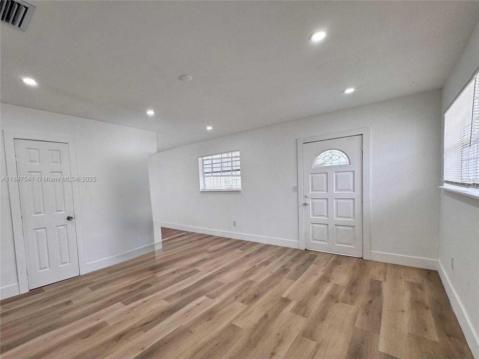 Small Image of 1467 NORTH WEST 154TH ST, Miami Gardens Number 8